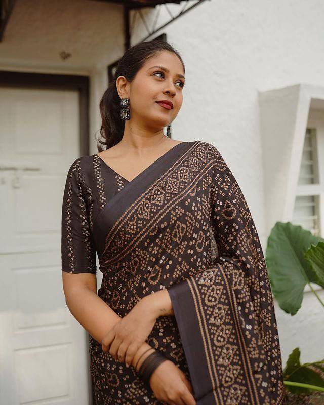 linen-linen121130-un-stitched-regular-black-pure-cotton-linen-saree-weaved-with-zari-comes-with-tassels-33297439490084_17d3cfbd-b59d-44c8-a142-baacd90348f5