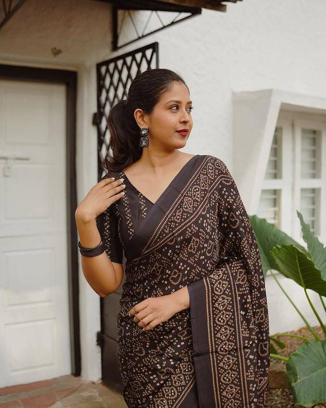 linen-linen121130-un-stitched-regular-black-pure-cotton-linen-saree-weaved-with-zari-comes-with-tassels-33297439555620_113c8365-eb3f-4e1a-a480-aea9bfb075e0